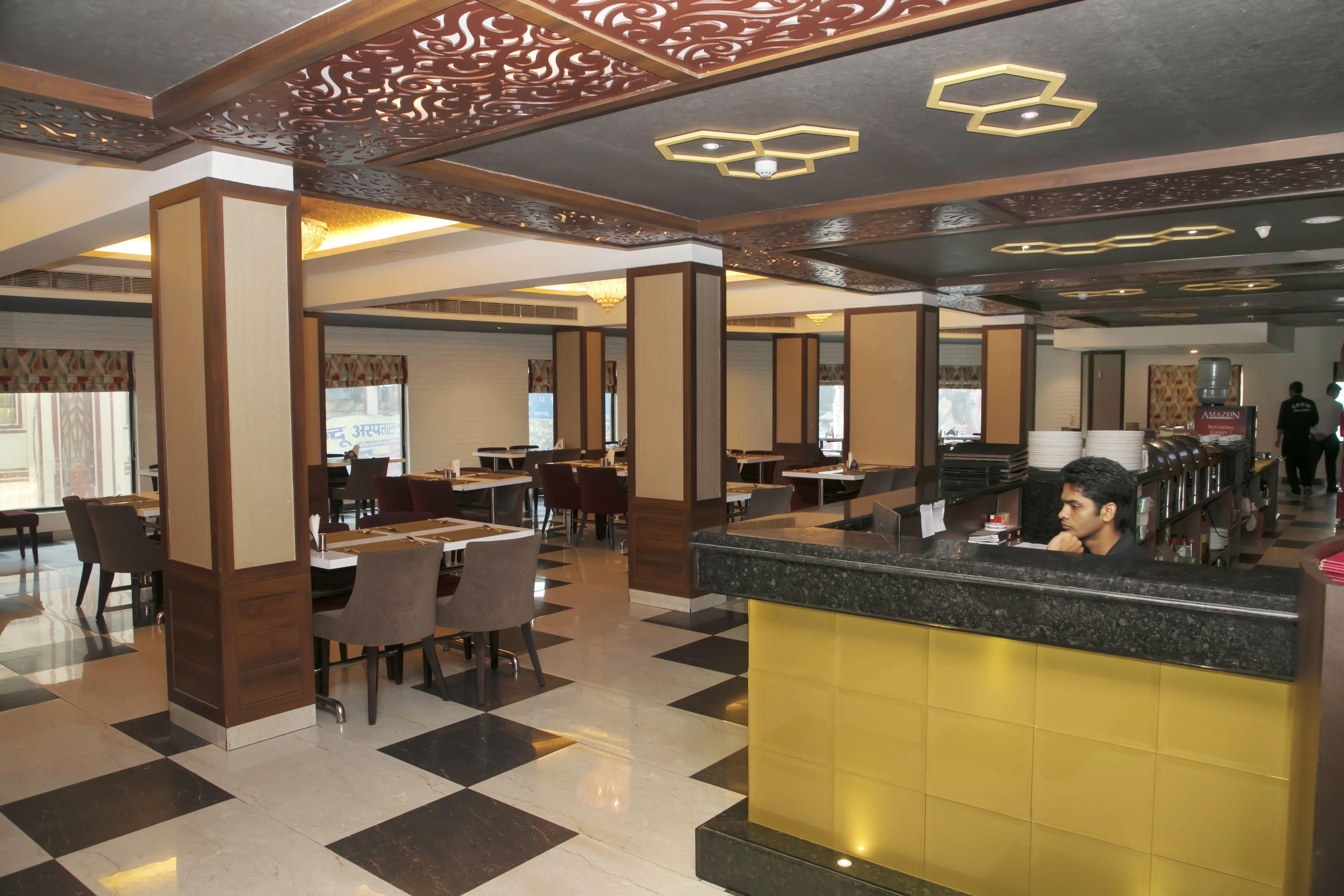 Hotel Ganges Grand - 600M From Kashi Vishwanath Temple — Photos 3